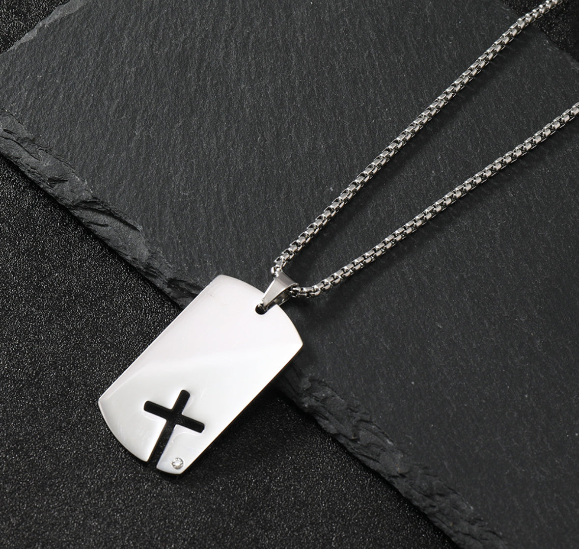 Cross diamond pendant necklace