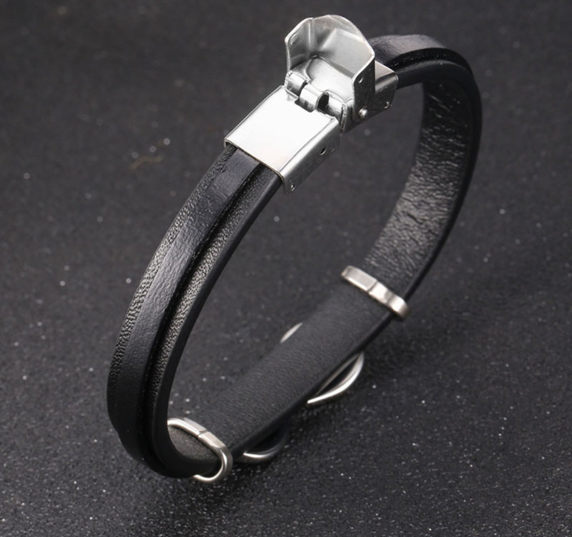 Eternal leather bracelet