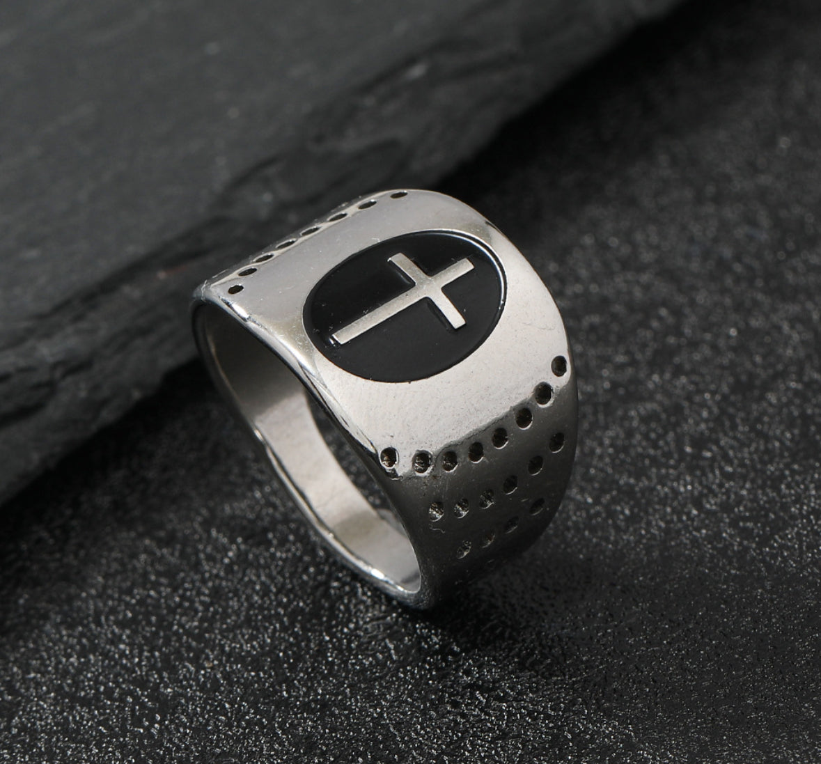Oval cross ring