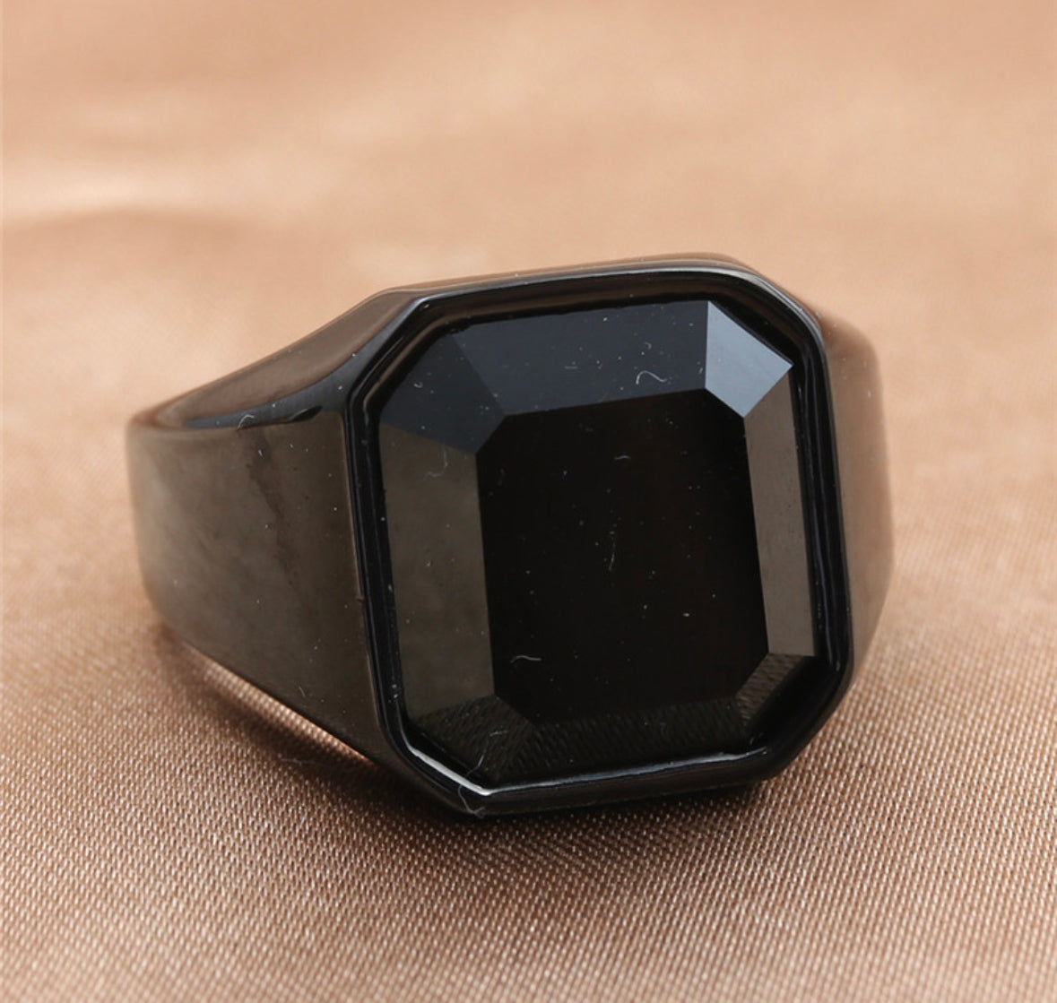 Gem ring